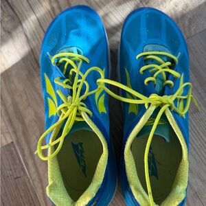 Altra Duo tennis shoe 9.5